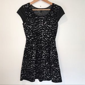 Jessica Simpson Esther dress size medium